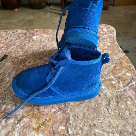 Ugg boots - Picture 2 of 5